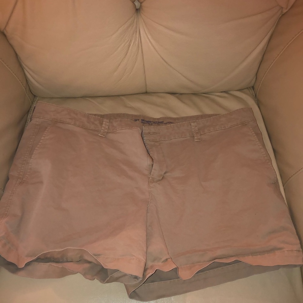 🎁 Khakis by Gap Girlfriend Shorts